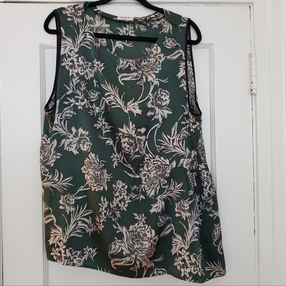 DAY Birger et Michelsen printed silk/viscose sleeveless blouse , size XL
